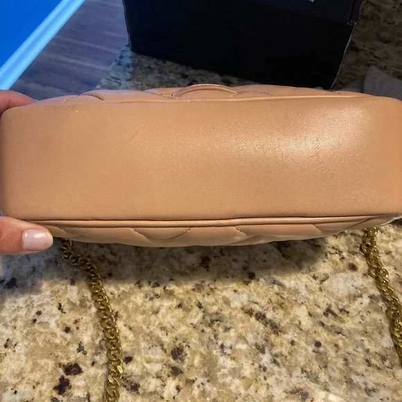 Vince Camuto Quilted Tan Crossbody Bag. EUC. - Picture 8 of 10